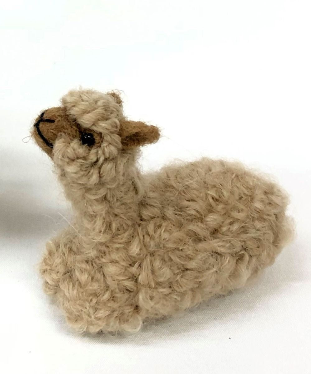 Alpaca figure cream