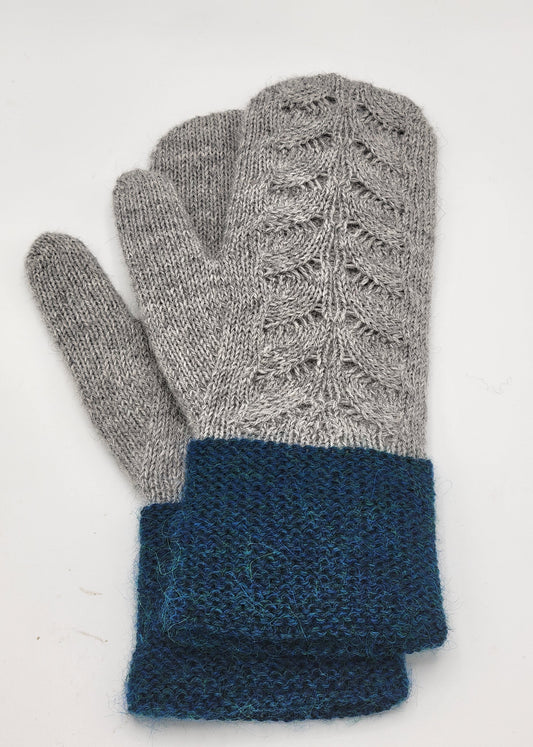 Grey Cable Mitten