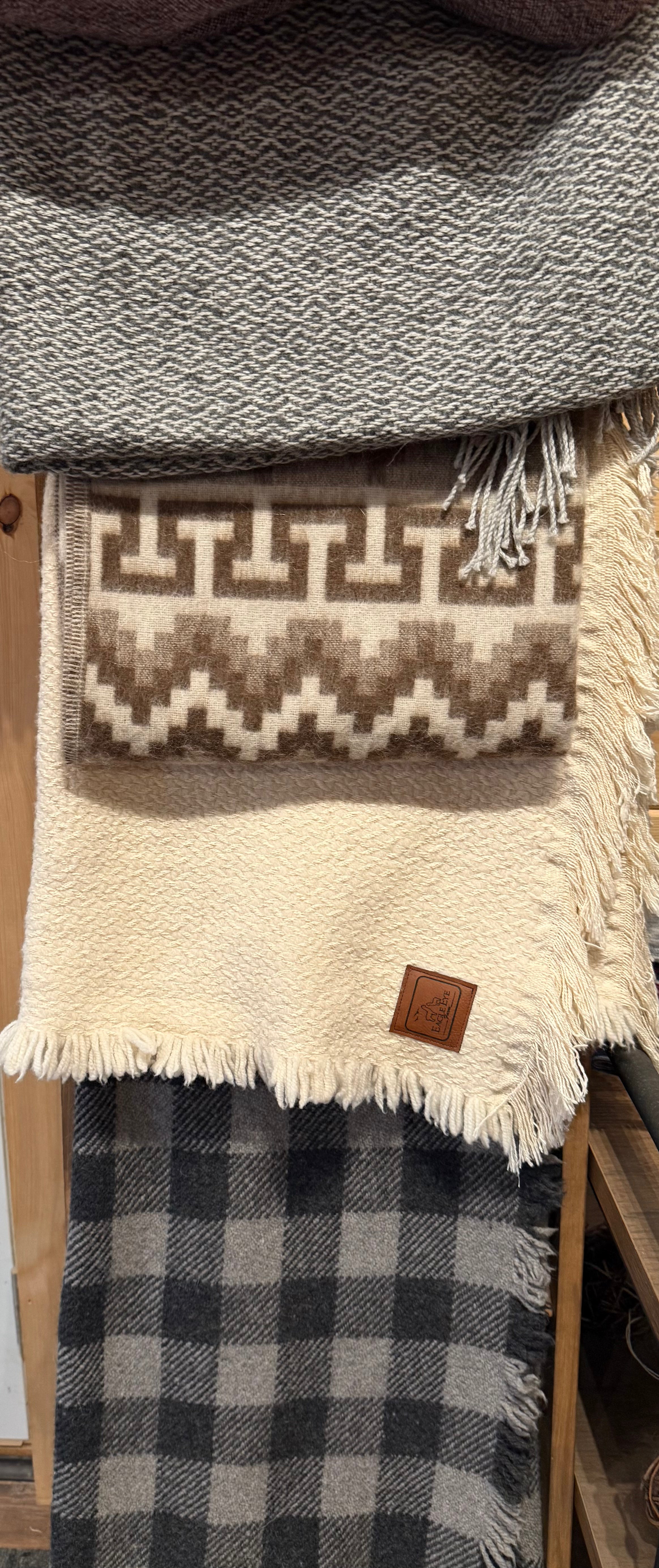 Natural alpaca blanket