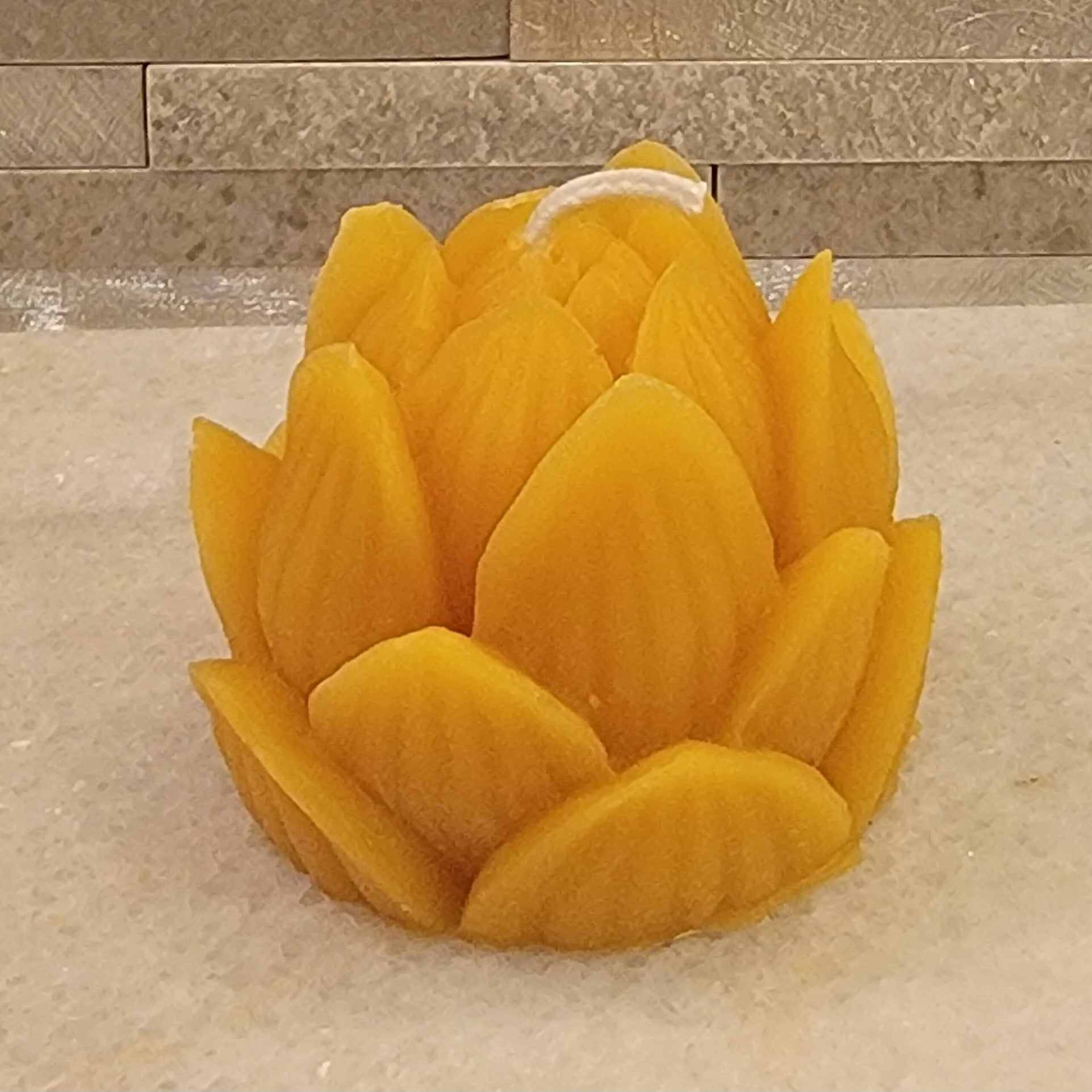 Flower beeswax candle
